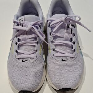 Nike Women's Light Purple Athletic Shoes
